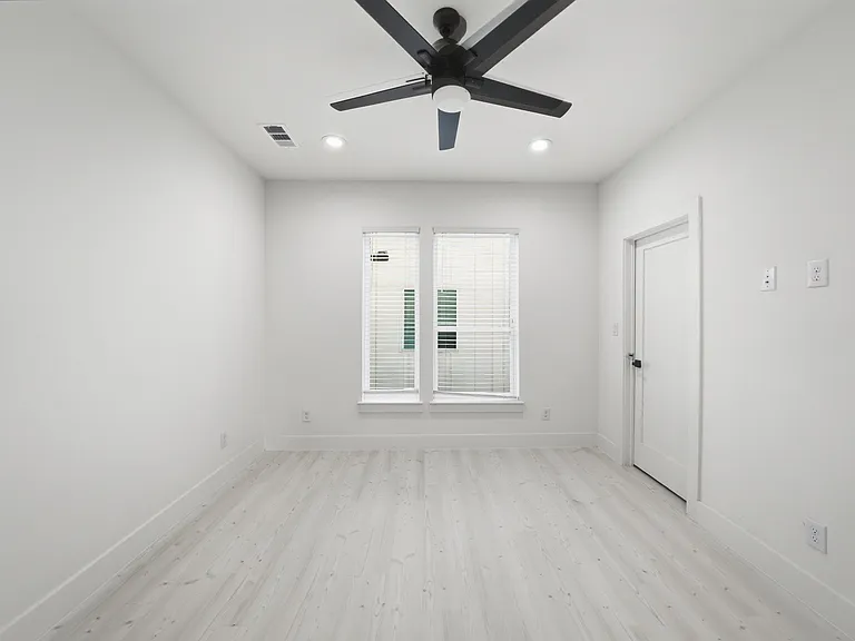 7207 Mohawk Dr #106 — Photo 8