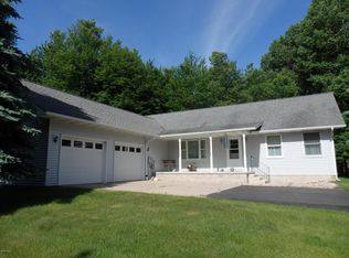 8392 Norconk Rd, Bear Lake, MI 49614