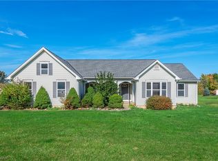 38464 Avalon Dr, North Ridgeville, OH 44039