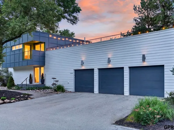 13484 Ogden Plaza Cir, Omaha, NE 68164