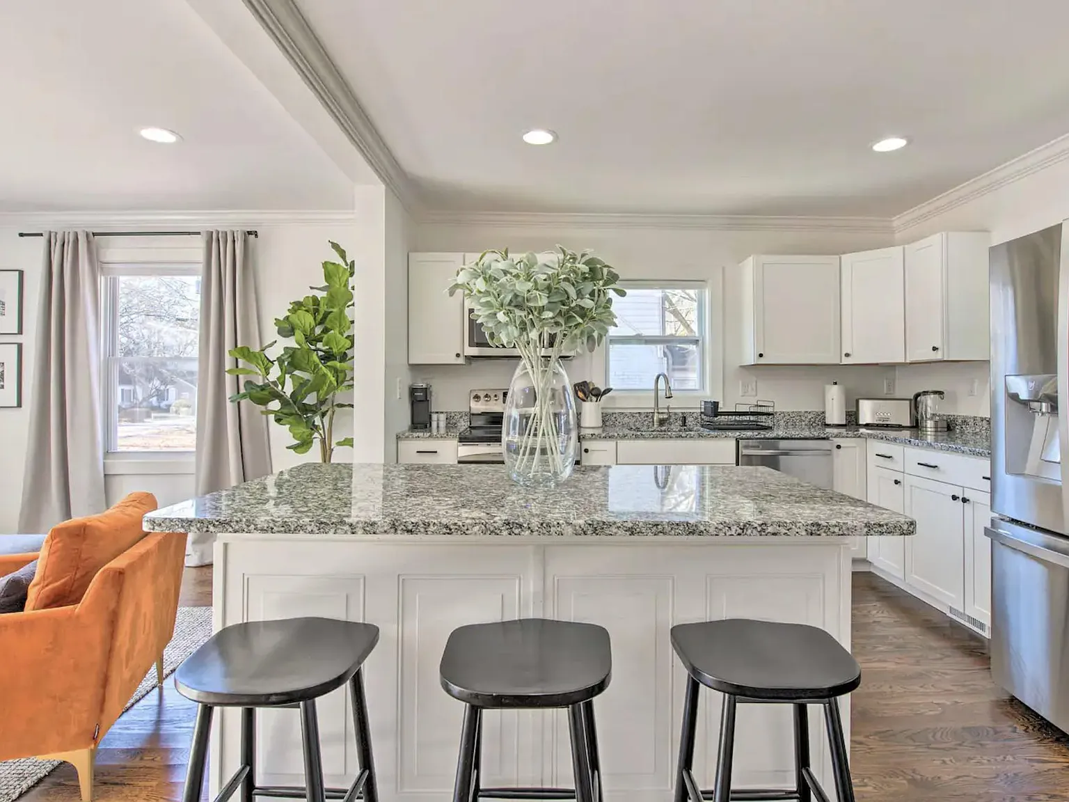 2488 Mellville Ave — Photo 4
