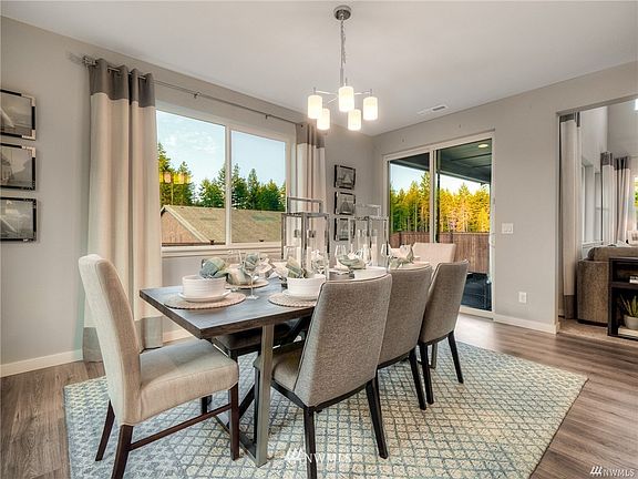 5th image of 4810 Limerick Drive SW