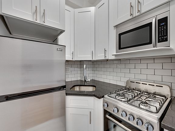 4th image of 347 W 55th St APT 4M