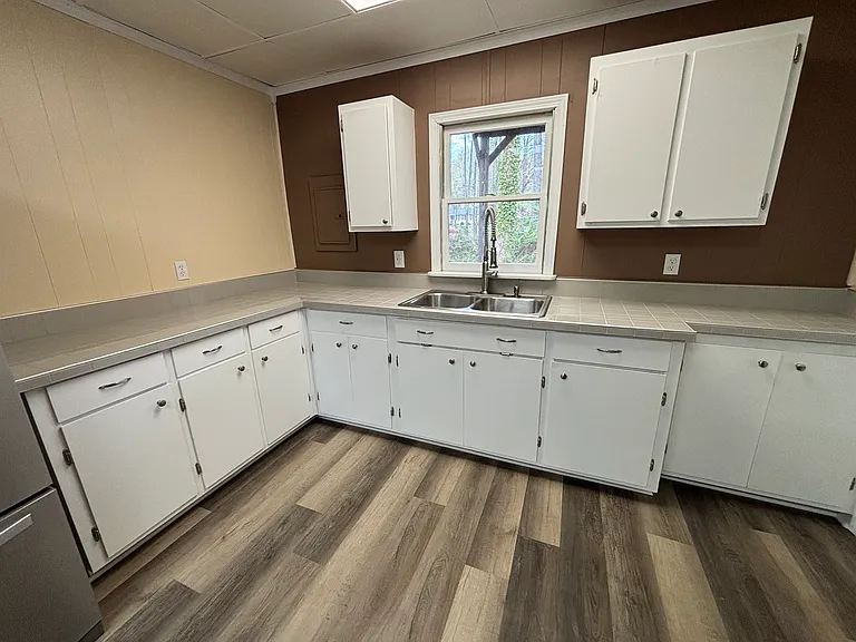 204 Alethia St — Photo 3