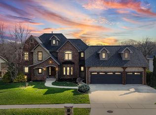 1610 Briarwood Ln, Mahomet, IL 61853