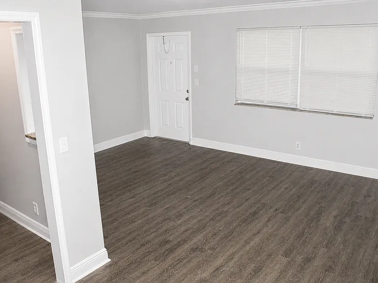 5500 N Flagler Dr — Photo 3