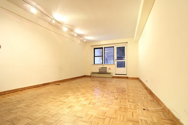 Rented by Citi Habitats | media 18