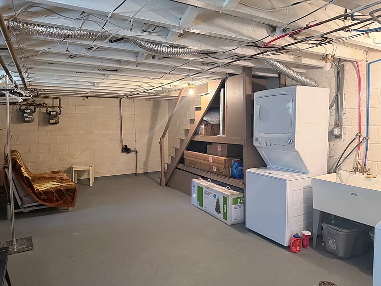 1115 Faunce St #1 — Photo 11