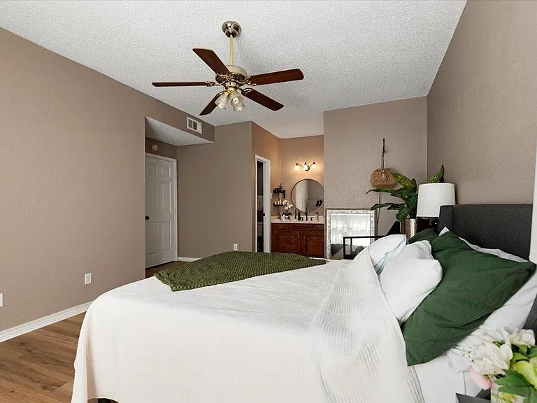 10047 Westpark Dr #33 — Photo 11