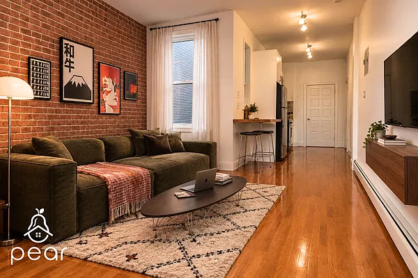 Living room, photo 1