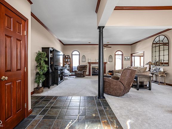 4th image of 4050 Woodshire Pl