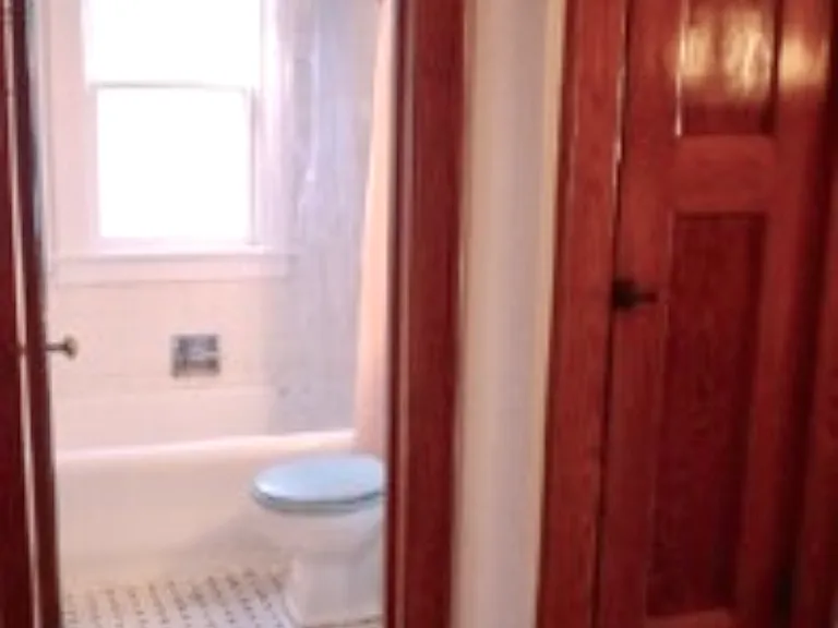 Small but well-maintained bath