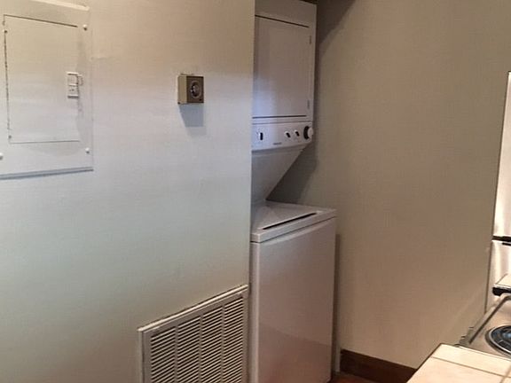 3rd image of 525 University Dr #C