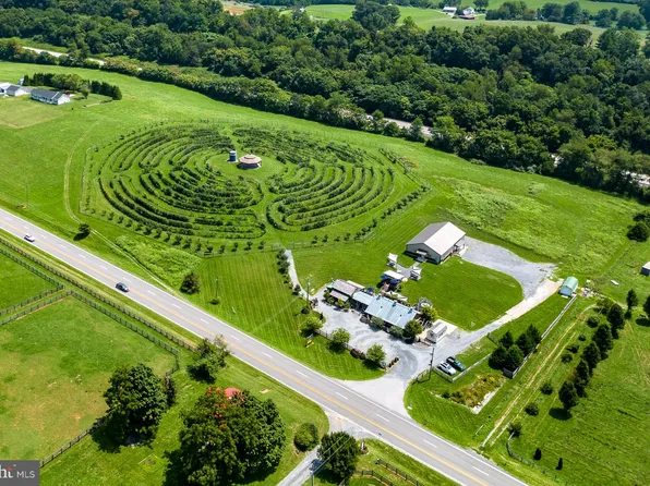 4135 S Lee Hwy, Natural Bridge, VA 24578