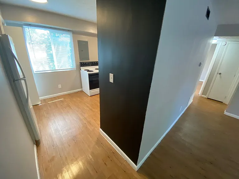 451 Alden Ave — Photo 6