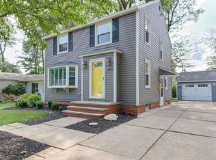 508 Oakmoor Rd, Bay Village, OH 44140