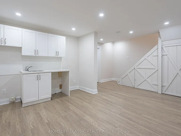32 Rosenfeld Dr — Photo 34