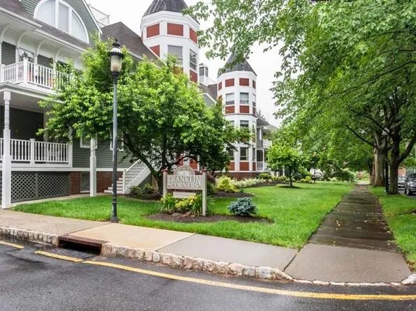 22 Franklin Pl, Morristown, NJ 07960