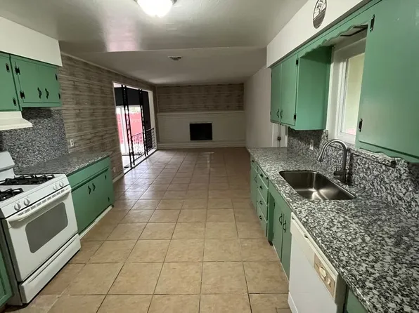427 N Santa Ana St, Los Banos, CA 93635