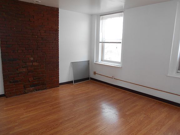 5th image of 5807 Bartlett St APT 4