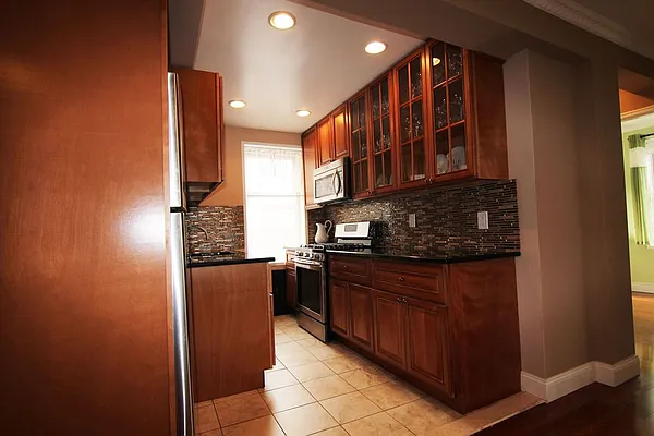 Sold by FirstService Realty (legacy) | media 25