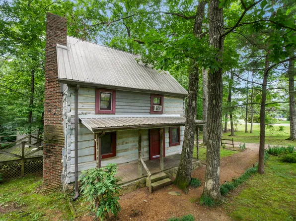 945 Miller Rd, Signal Mountain, TN 37377