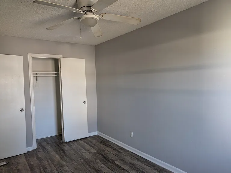 812 W 27th St — Photo 16