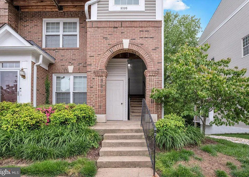 5995 Terrapin Pl #B-301