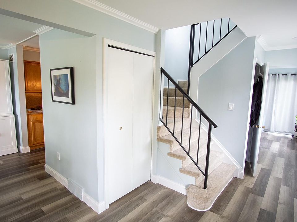 1st image of 2052 Parmenter Blvd #2052