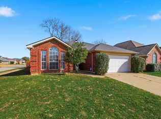 8701 Mystic Trl, Fort Worth, TX 76118