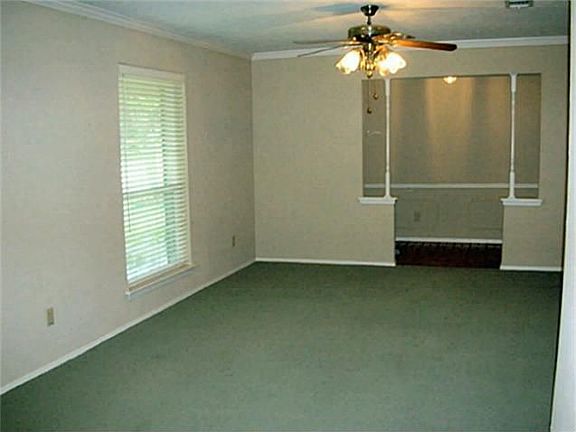 4th image of 1904 Northcrest Dr