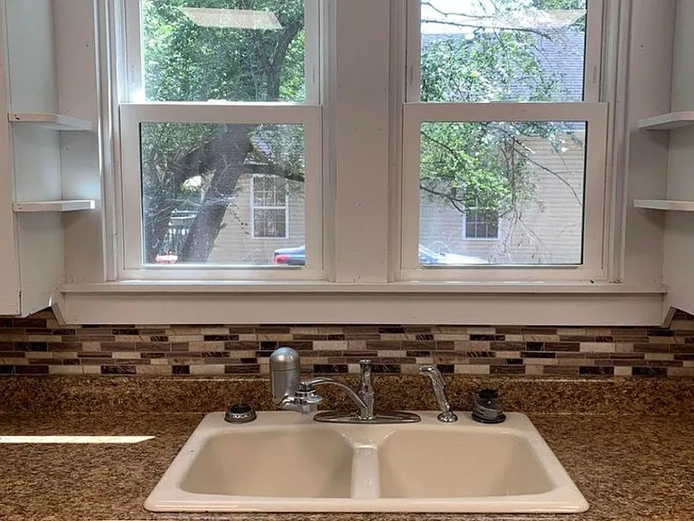 1444 N Sherman Ave — Photo 20