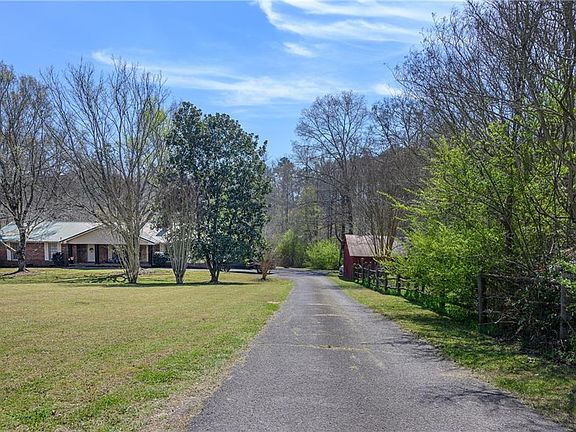 3rd image of 2106 Turkey Mountain Rd NE