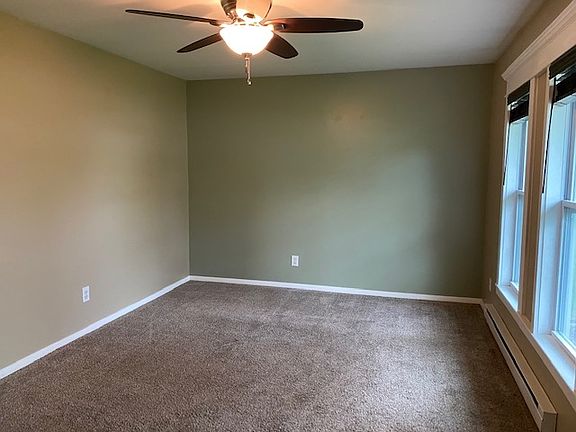 3rd image of 909 Bellvue Dr