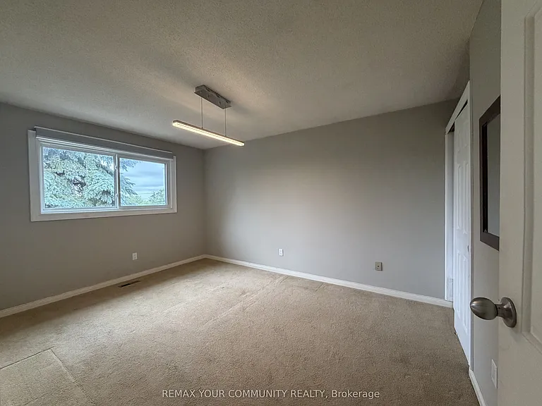 209 Yorkshire Dr — Photo 21