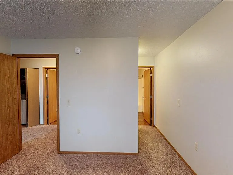 Oxbow Park Apartments — Photo 51