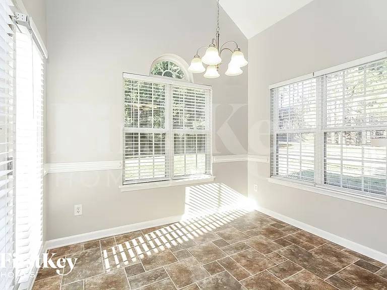 6015 Forest Pond Dr — Photo 5