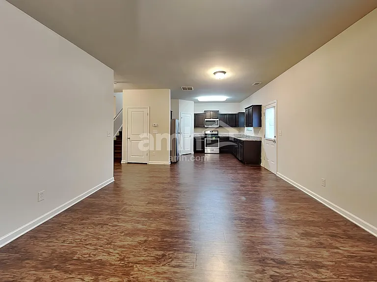 4055 Clay Ct SE — Photo 4