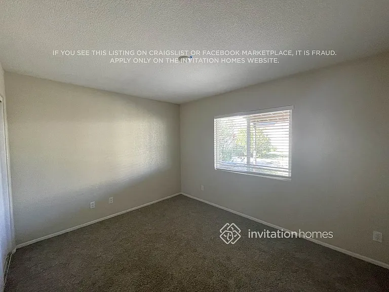 1529 Granville Way — Photo 7