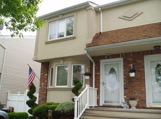 69 Ilyse Ct, Staten Island, NY 10306