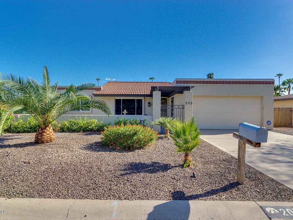 1st image of 205 Ancora Dr N