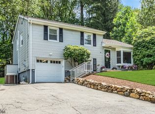 36 Warren Trl, Denville, NJ 07834