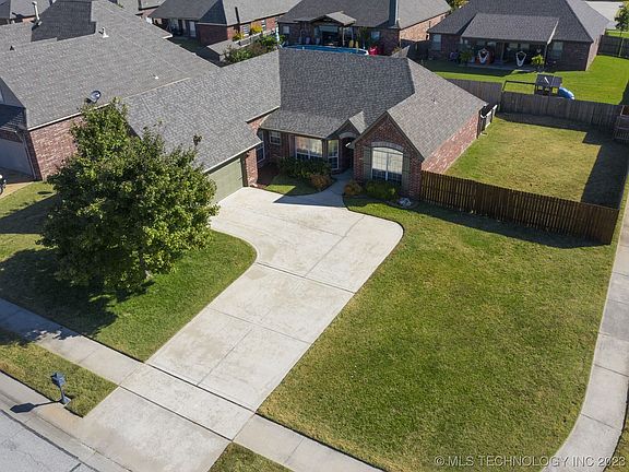 2nd image of 2509 S 14th St