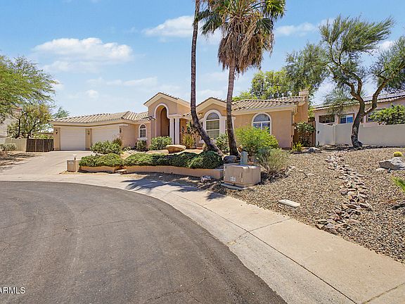 3rd image of 1621 E MONTE CRISTO Avenue