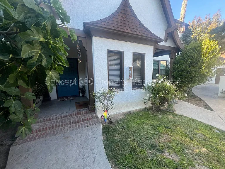 420 Orange Ave #9 — Photo 3