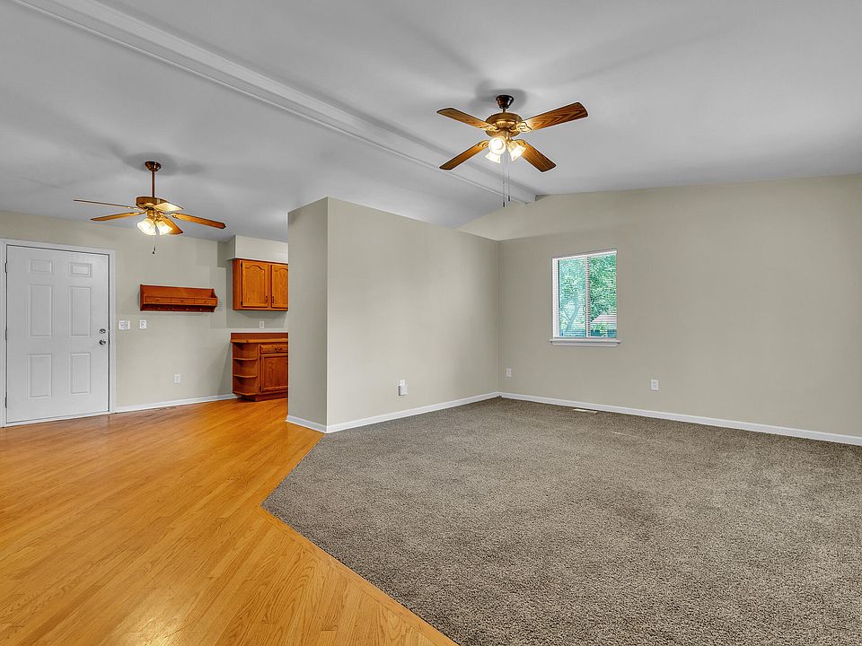24533 Grove Ave, photo 5