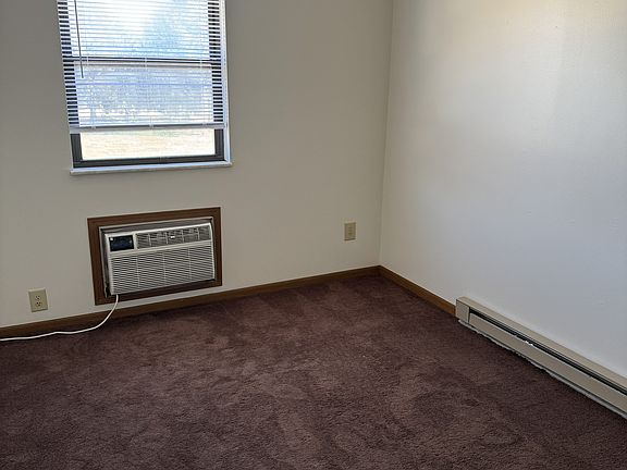 4th image of 750 Larch St
