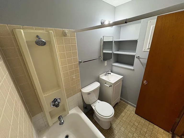1910 J — Photo 9