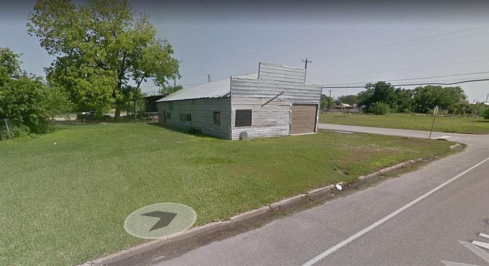 700 N Commerce - 2,940 Square Foot - 10,000 lot