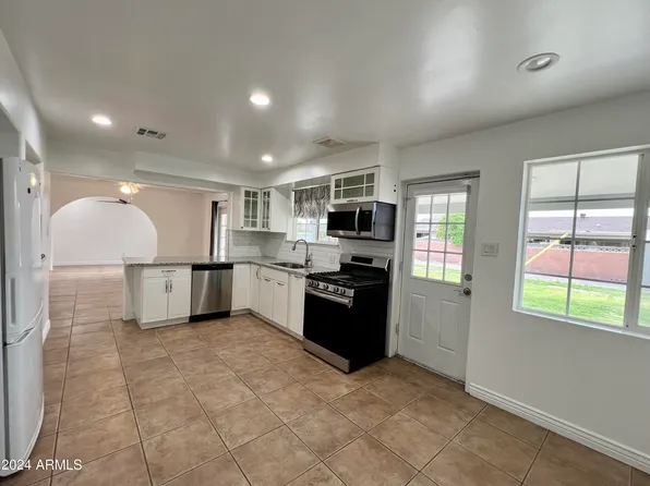 2914 N 49th Ave, Phoenix, AZ 85031